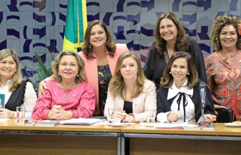 Leandre assume o cargo de Procuradora da Mulher da Câmara dos Deputados Leandre assume o cargo de Procuradora da Mulher da Câmara dos Deputados