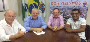 Prefeito Raul Isotton recebe deputado federal Vermelho Prefeito Raul Isotton recebe deputado federal Vermelho