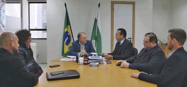 Comitiva duovizinhense busca recursos em Curitiba Comitiva duovizinhense busca recursos em Curitiba