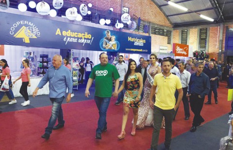 Primeiro dia de Expovizinhos 2019 teve bom público Primeiro dia de Expovizinhos 2019 teve bom público