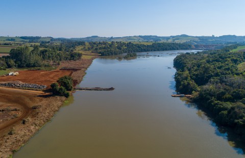 Iniciadas as obras da ponte sobre o Rio Chopim entre Verê e São João Iniciadas as obras da ponte sobre o Rio Chopim entre Verê e São João