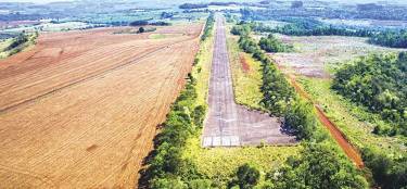 Proposta de Aeroporto Regional em Cruzeiro do Iguaçu é exposta a oito prefeitos do Pró-Caxias Proposta de Aeroporto Regional em Cruzeiro do Iguaçu é exposta a oito prefeitos do Pró-Caxias