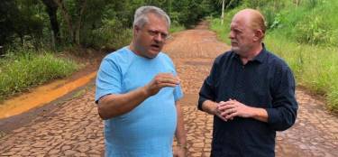 Prefeito Turatto recebe garantia de recursos para asfalto até São Pedro dos Poloneses Prefeito Turatto recebe garantia de recursos para asfalto até São Pedro dos Poloneses
