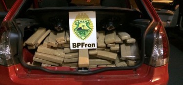 BPFron apreende mais de 140 Kg de maconha durante operação na PR-182 BPFron apreende mais de 140 Kg de maconha durante operação na PR-182