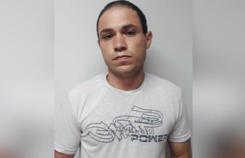 Polícia Militar prende fugitivo da Cadeia Pública de Santo Antonio do Sudoeste Polícia Militar prende fugitivo da Cadeia Pública de Santo Antonio do Sudoeste