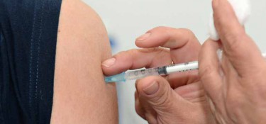 DV: Campanha de vacinação contra gripe supera 70% do público alvo DV: Campanha de vacinação contra gripe supera 70% do público alvo
