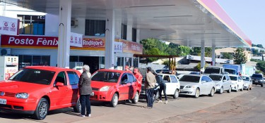 Começa faltar combustível em Dois Vizinhos Começa faltar combustível em Dois Vizinhos