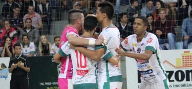 Galo vence Apaf e assume liderança do Grupo A pela Serie Prata Galo vence Apaf e assume liderança do Grupo A pela Serie Prata