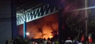 Incêndio de residencia no Bairro Jardim da Colina pode ter sido criminoso Incêndio de residencia no Bairro Jardim da Colina pode ter sido criminoso