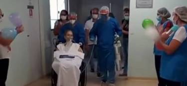 Depois de 17 dias entubada, paciente de Dois Vizinhos recebe alta da UTI Depois de 17 dias entubada, paciente de Dois Vizinhos recebe alta da UTI