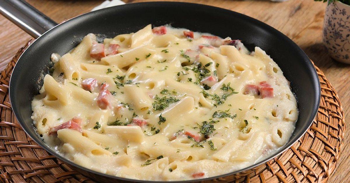 Receita .MACARRÃO AO CREME DE BATATA E BACON 