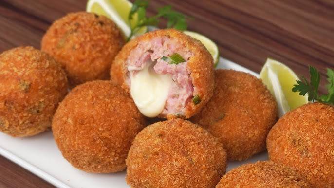 Receita .BOLINHO DE LINGUIÇA COM QUEIJO