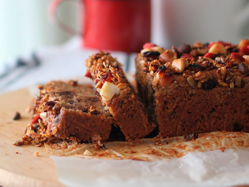 Receita .BOLO DE MAÇA COM GRANOLA 