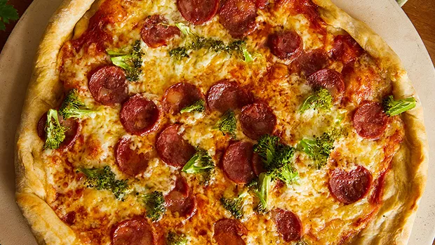 Receita .PIZZA RÚSTICA COM LINGUIÇA MIOLAR