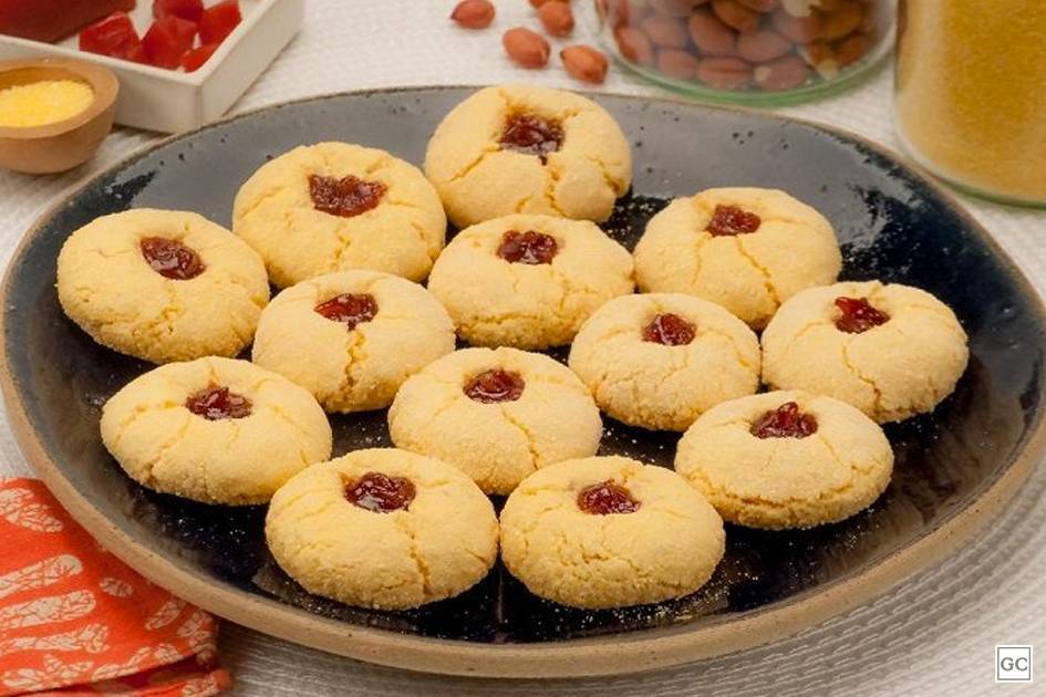 Receita .BISCOITO DE FUBÁ, AMENDOIM E GOIABADA